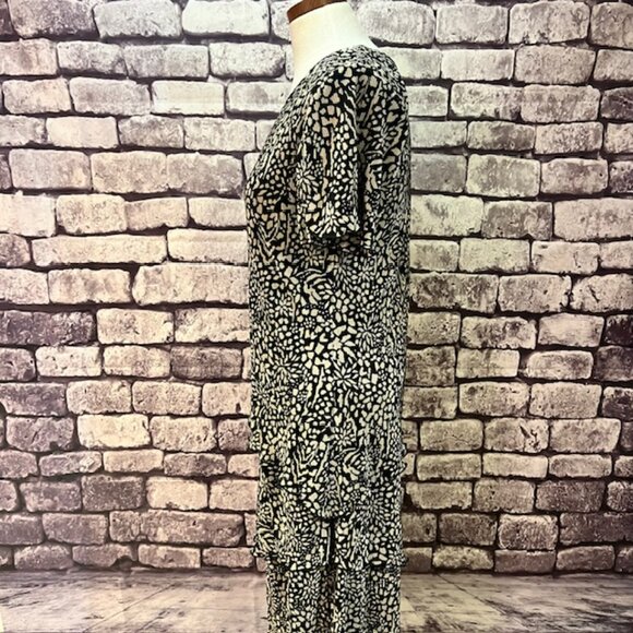 Jessica Howard Black & Ivory V-Neck Short Sleeve Dress Size 6 - Picture 4 of 9